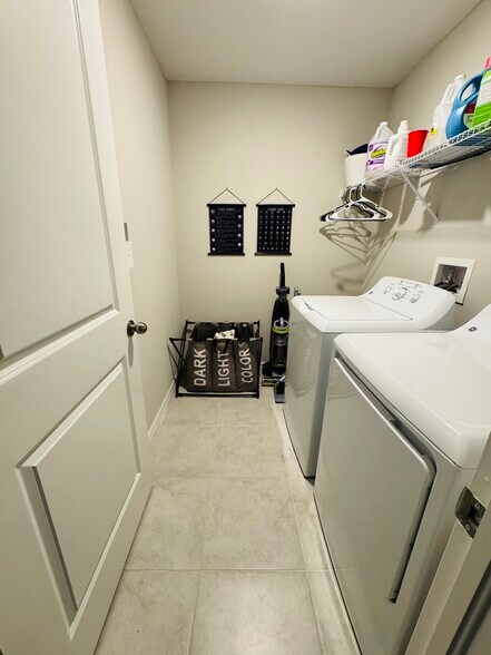 Building Photo - 7335 Canterbury Bells Ct