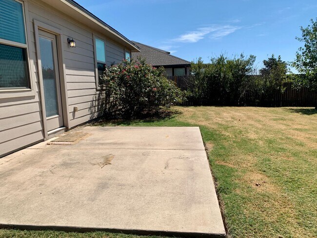 Building Photo - Spacious 5 Bedroom Home in Reserve at Westcreek
