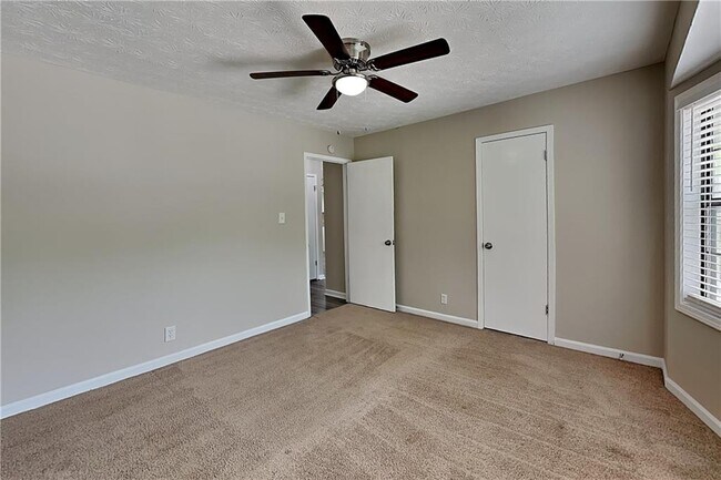 Building Photo - 1627 Eric Cir