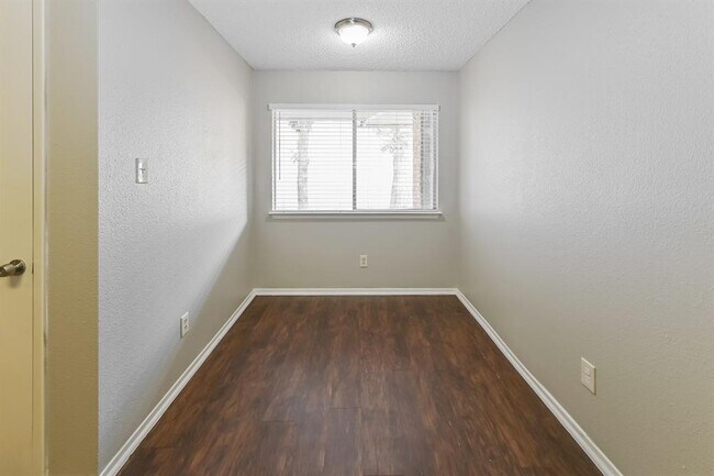 Building Photo - 6316 Porterway Dr