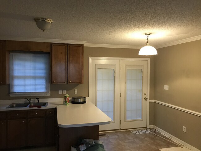 Building Photo - Great Corner Lot Home in Downtown Clayton