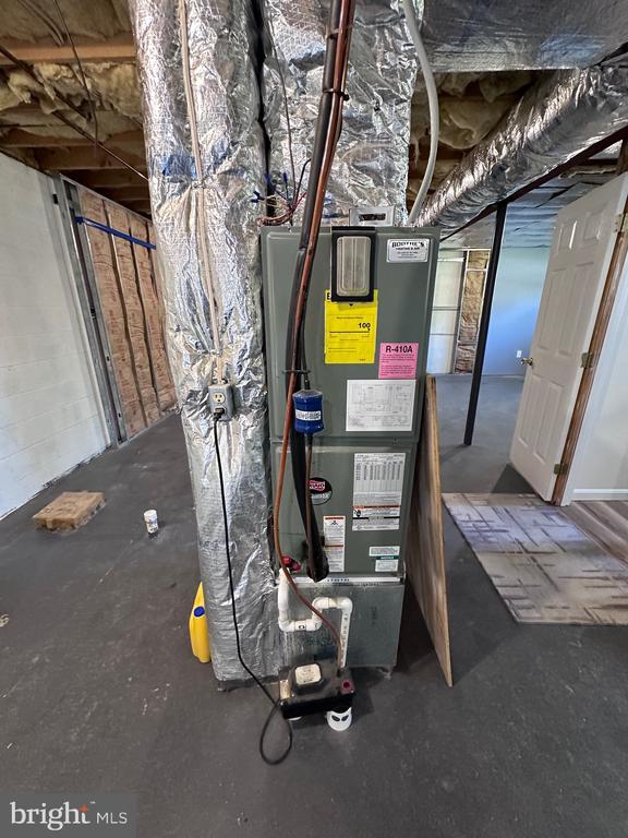Building Photo - 45675 Schooner Ct