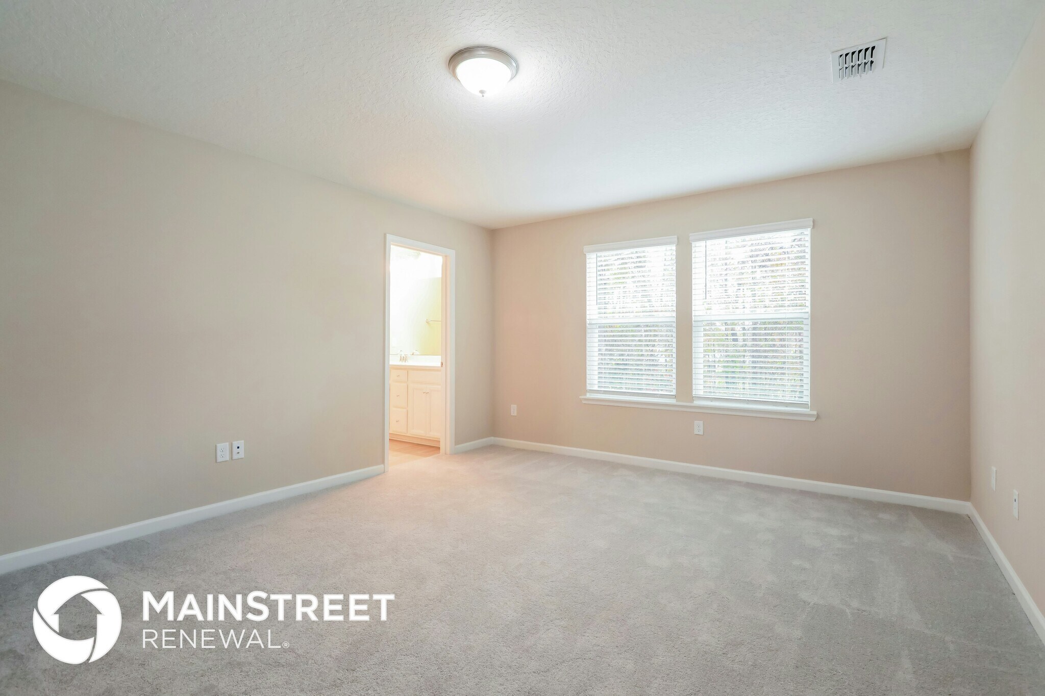 Building Photo - 7415 Palm Hills Dr