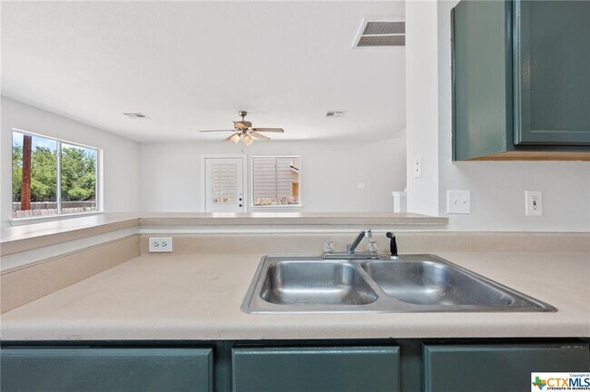 Building Photo - 107 Cedargrove