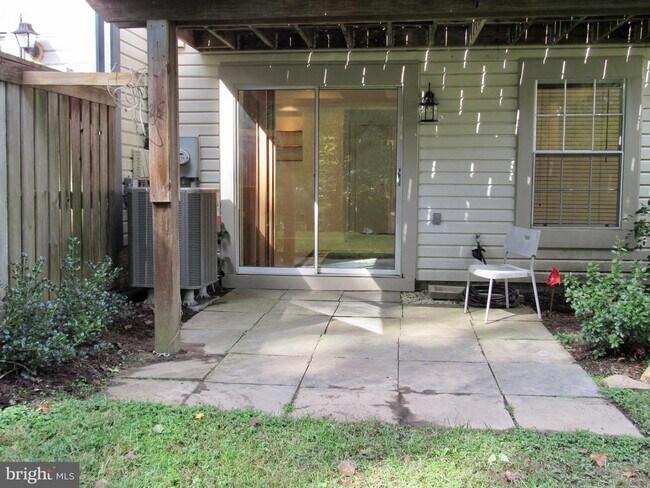 Building Photo - 14 Tivoli Lake Ct