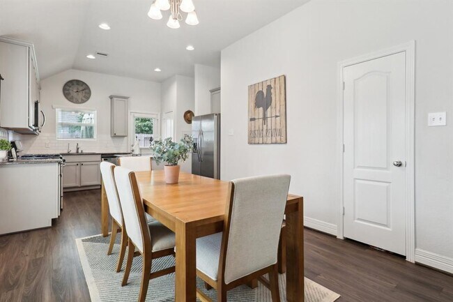 Building Photo - 40543 Berylline Ln.