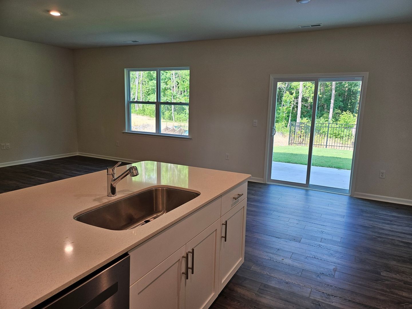 Building Photo - 925 Canis Minor Rd