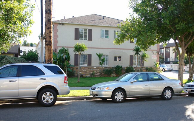 Building Photo - 622 E Windsor Rd
