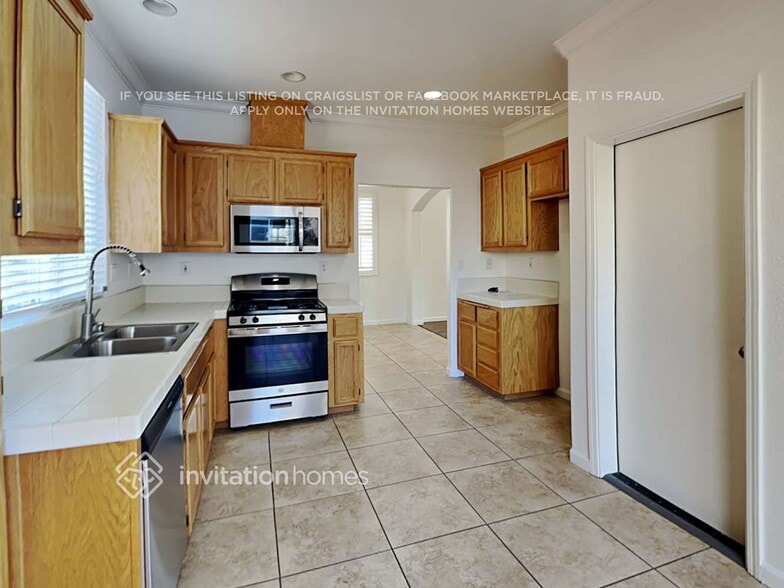 Building Photo - 3521 Tidewater Pl