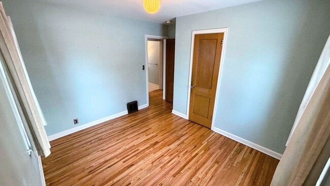 Building Photo - Charming 2BR Home with Yard and Garage in Northeast