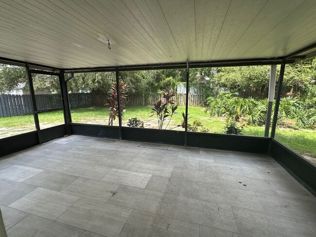 Building Photo - Charming 2-Bed, 2-Bath Home with Garage & ...