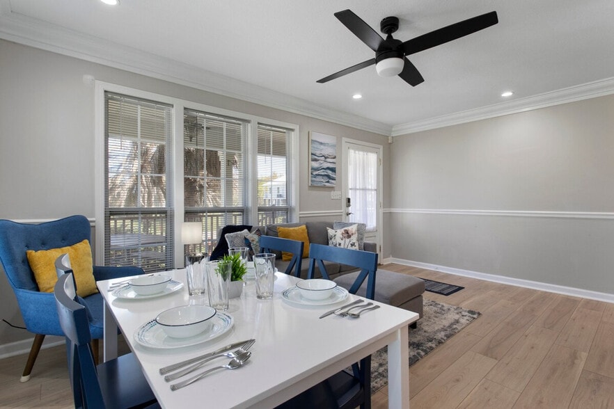 Building Photo - 426 Russell Ave