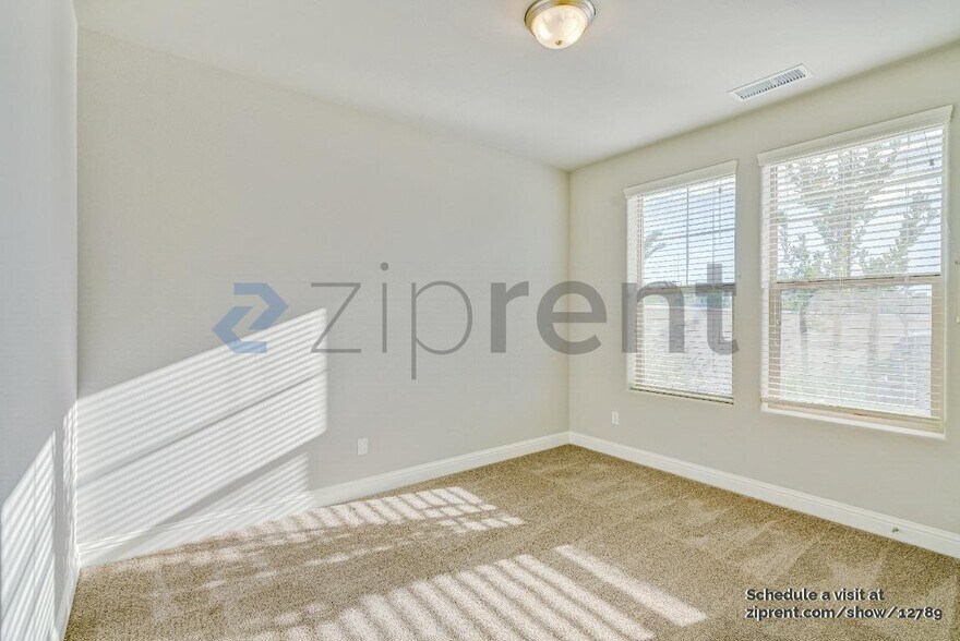 Building Photo - 1350 E Via Sentieri Dr