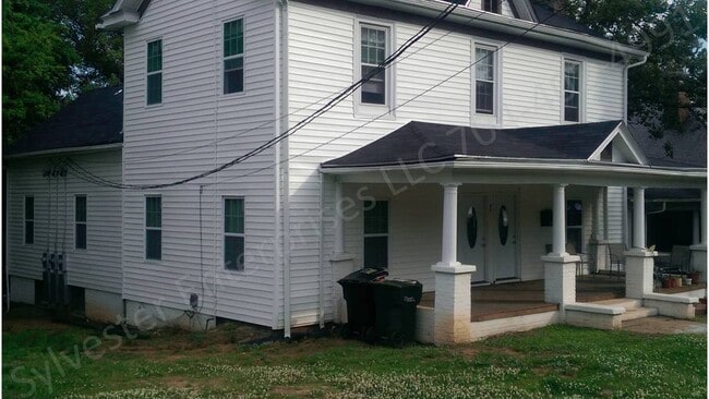 Building Photo - 57 Corban Ave SW