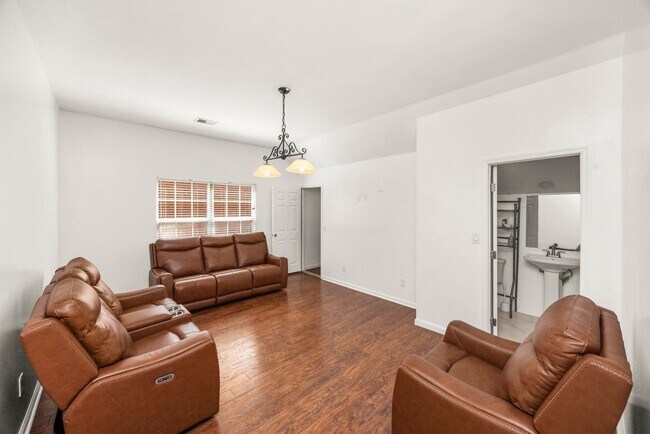 Building Photo - 513 Cold Stream Pl