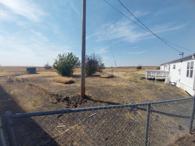 Building Photo - 1831 E Cornwall Rd