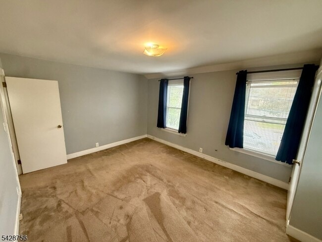 Building Photo - 23 E Hanover Ave
