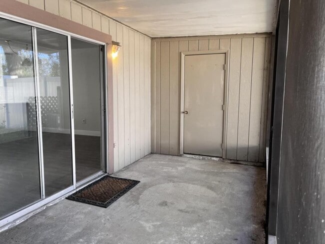 Building Photo - 7617 Tamarind Ave