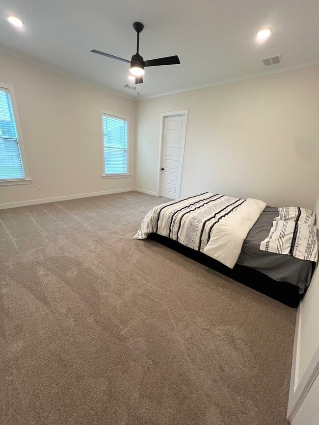 Building Photo - 4826 Annabell Cir S