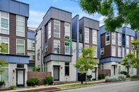 Building Photo - 2 BED & 2 BATH TOWNHOUSE FOR RENT