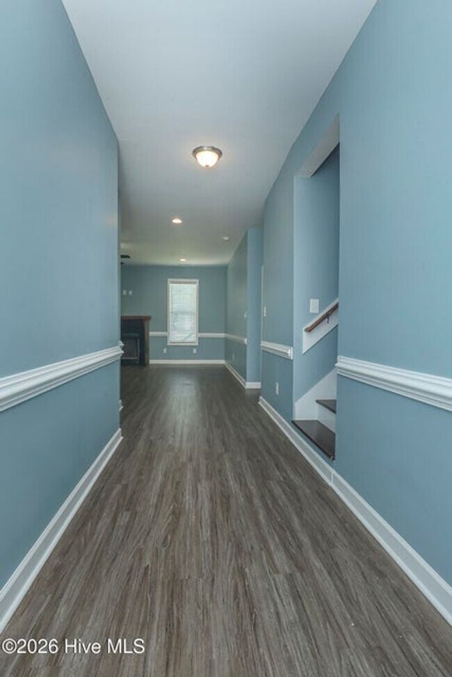 Building Photo - 223 Holly Grove Ct E