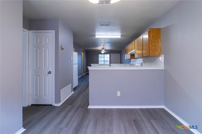Building Photo - 3409 Toledo Dr