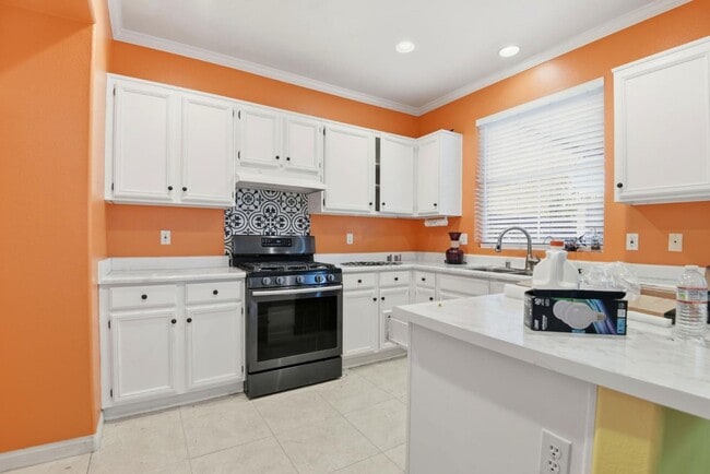 Building Photo - 7208 Paseo Del Rio