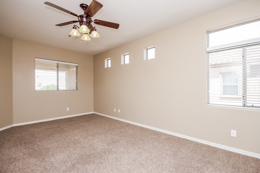 Building Photo - 4261 N 157th Ave