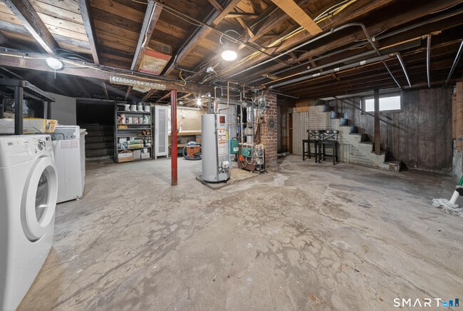 Building Photo - 30 Noble St