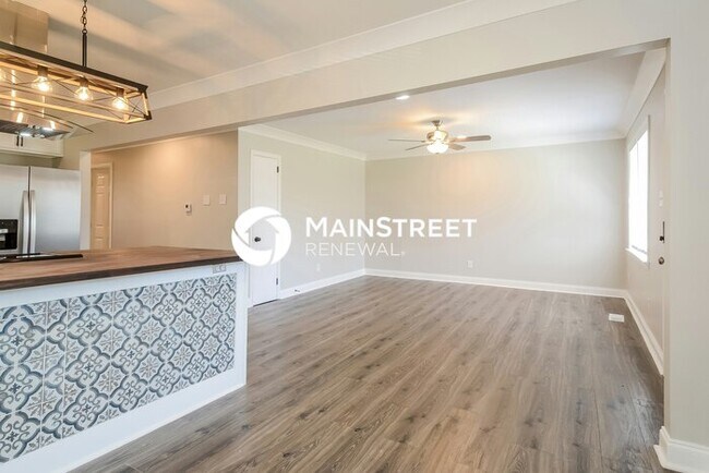 Building Photo - 4 Bedroom Pet-Friendly Home in HUEYTOWN, AL with Main Street Renewal