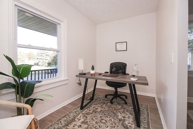 Building Photo - 3 bedroom 3 bathroom Single Family Home