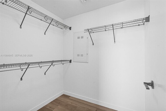 Building Photo - 307 SW 5th St