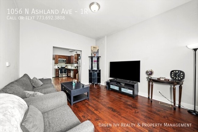 Building Photo - 1056 N Ashland Ave