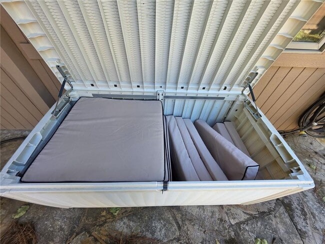 Building Photo - 29 Dunedin Dr