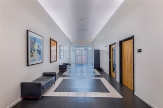 Building Photo - 1511 Locust St