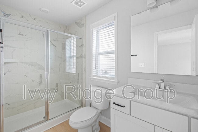 Building Photo - 2538 Lydia Ave