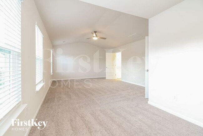 Building Photo - 1101 Mission Hill Ln