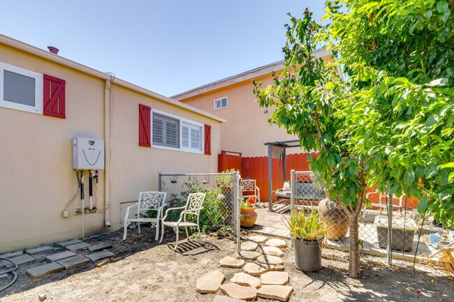 Building Photo - 2355 21st St