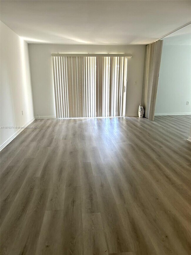 Building Photo - 11905 NE 2nd Ave