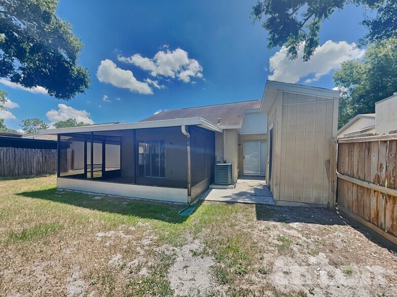 Building Photo - 13311 Laraway Dr