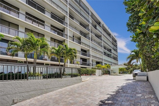 Building Photo - 2000 N Ocean Blvd