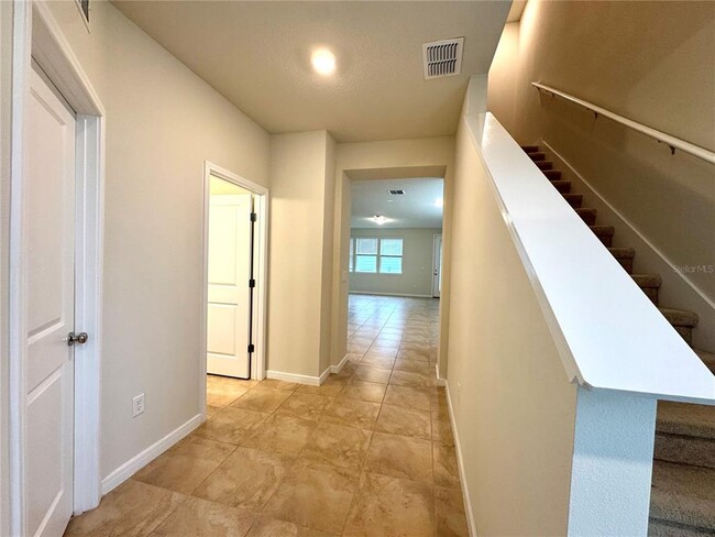 Building Photo - 10904 Leafshore Lp