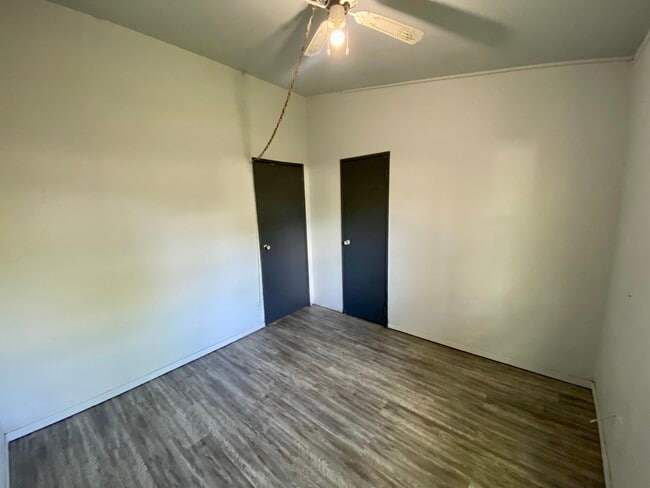 Building Photo - 619 Plum St