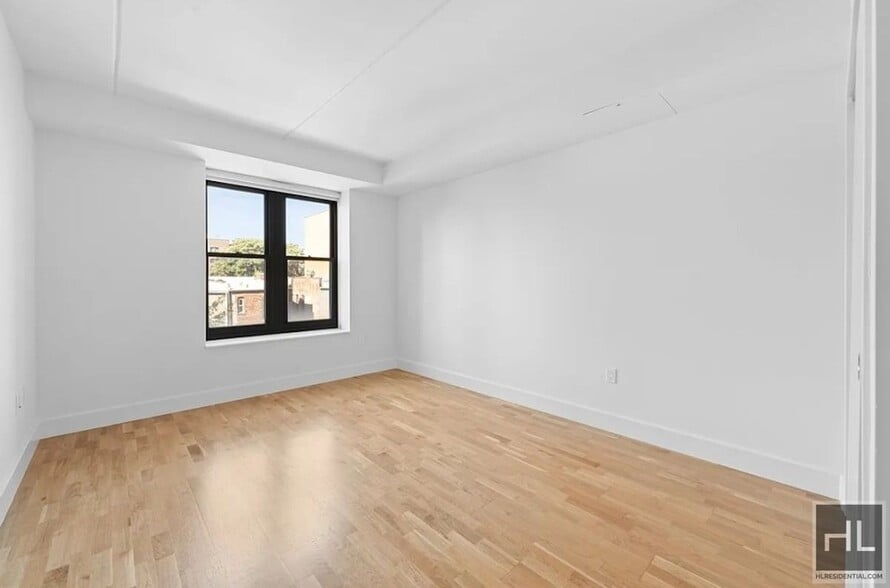 Building Photo - 310 Clarkson Ave