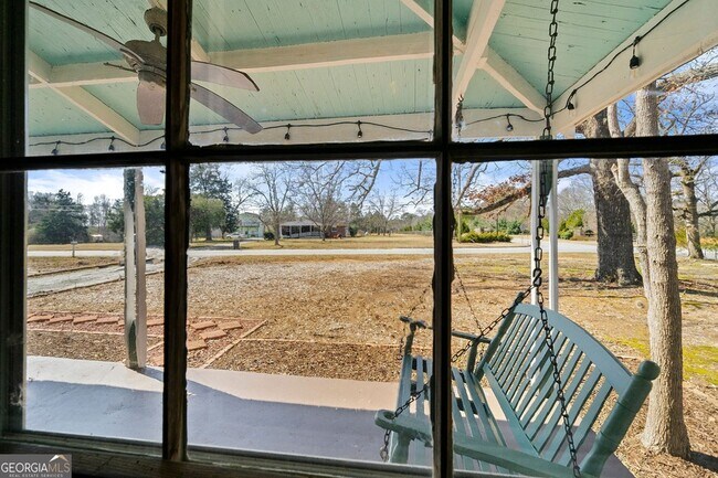 Building Photo - 497 Old Hwy 85