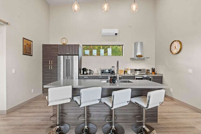 Building Photo - 60 Moondance Ln
