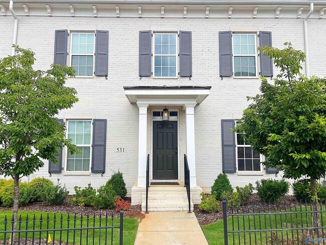 Building Photo - 531 Town Madison Blvd