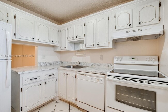 Building Photo - 608 SW Natura Blvd