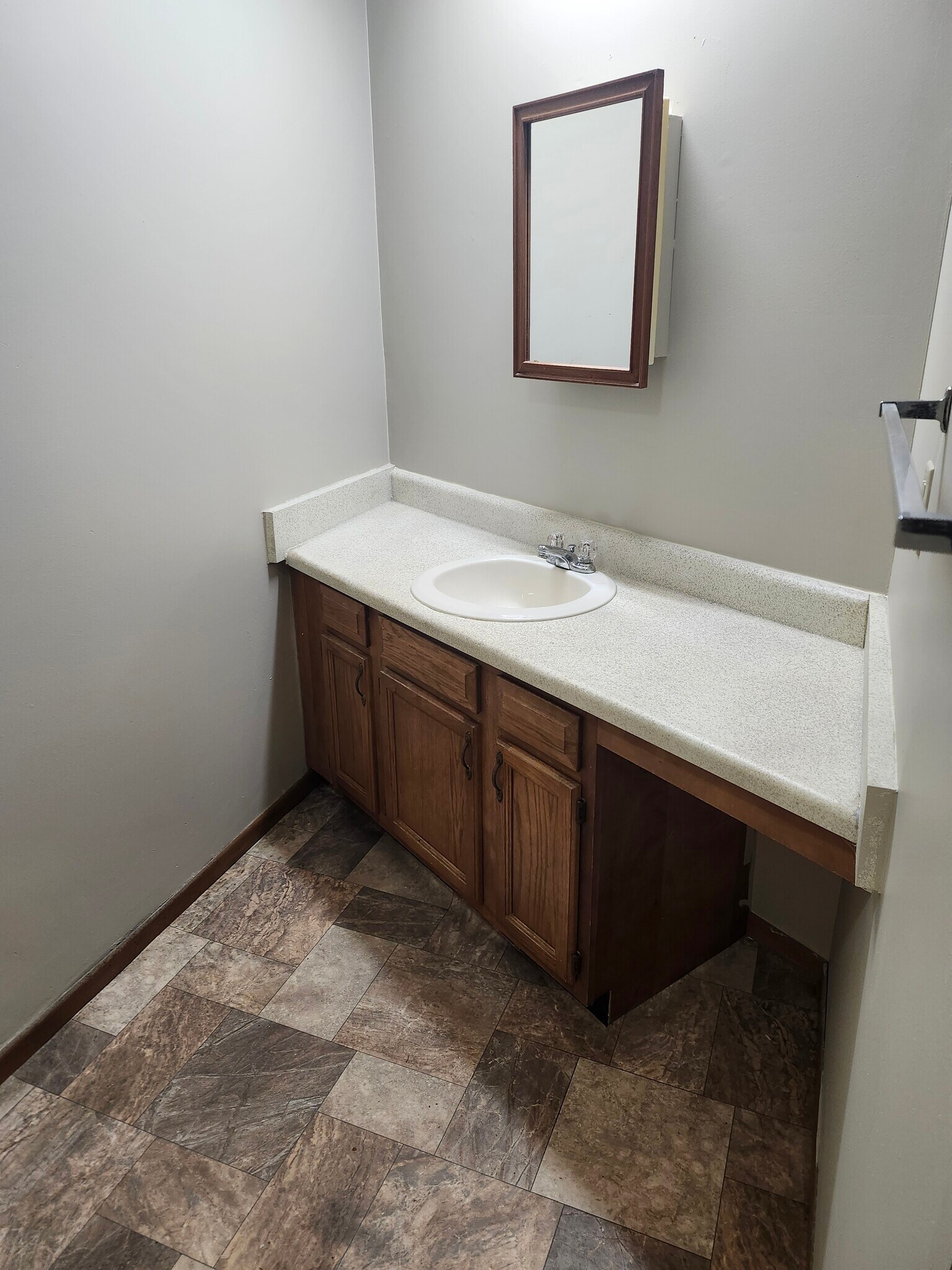 Building Photo - 2448 Wilshire Dr