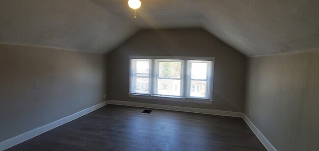 Building Photo - 1527 Dixmont Ave